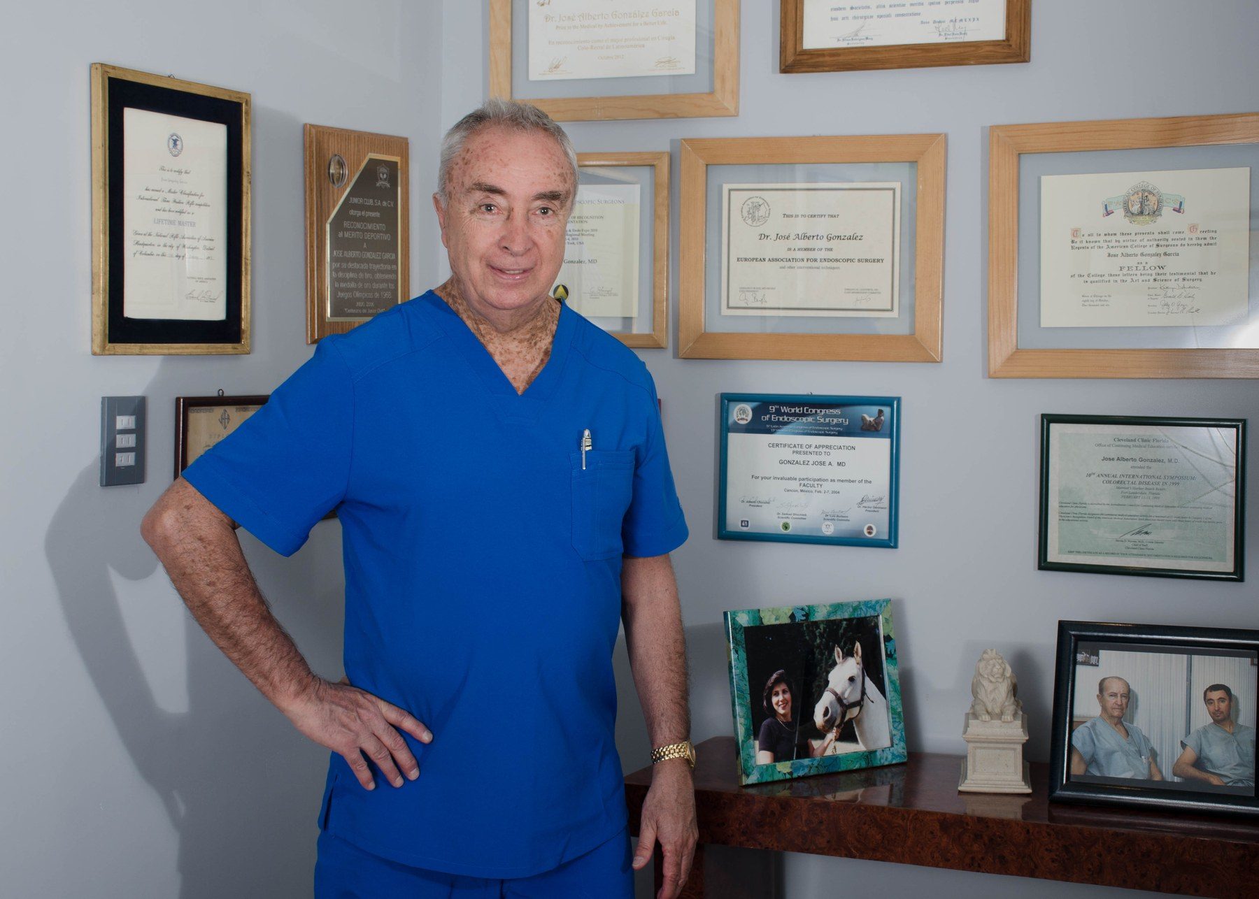 Dr. José Alberto González García